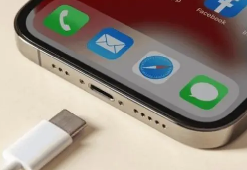 乌当苹果15维修分享iPhone15改USB-C接口后能和安卓用户互借充电器吗 